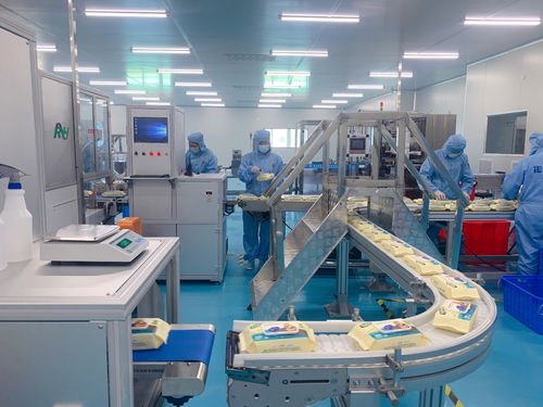 拼多多母婴溯源探访子初的 透明工厂 爆款湿巾产自江苏 5人每分钟生产140包